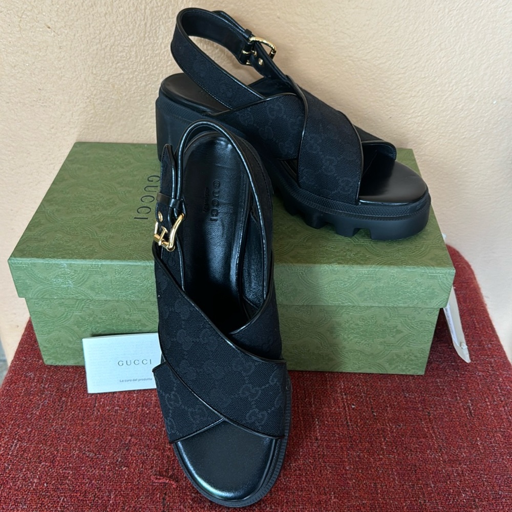 New, authentic Women’s Gucci Black Original GG/Granada Sandals (42)
